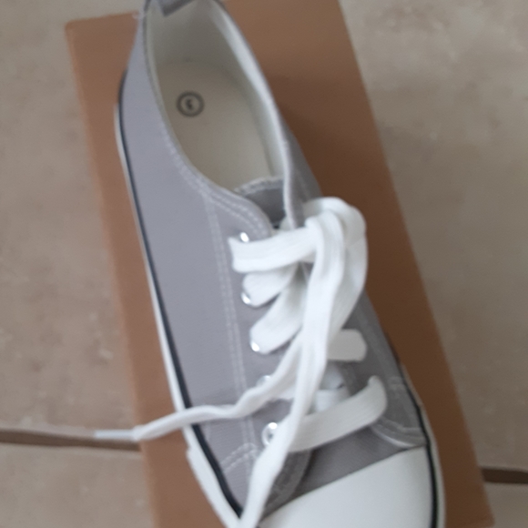 Boy youth size 3 - Picture 3 of 3